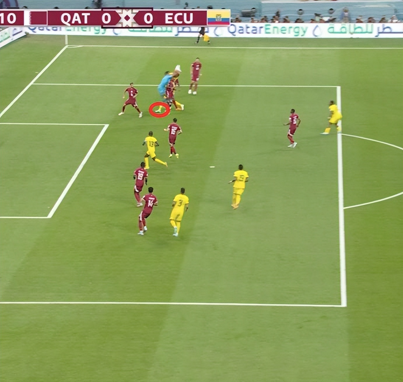 世界杯揭幕战裁判引争议！名记解释高科技赢了：芯片定位越位脚