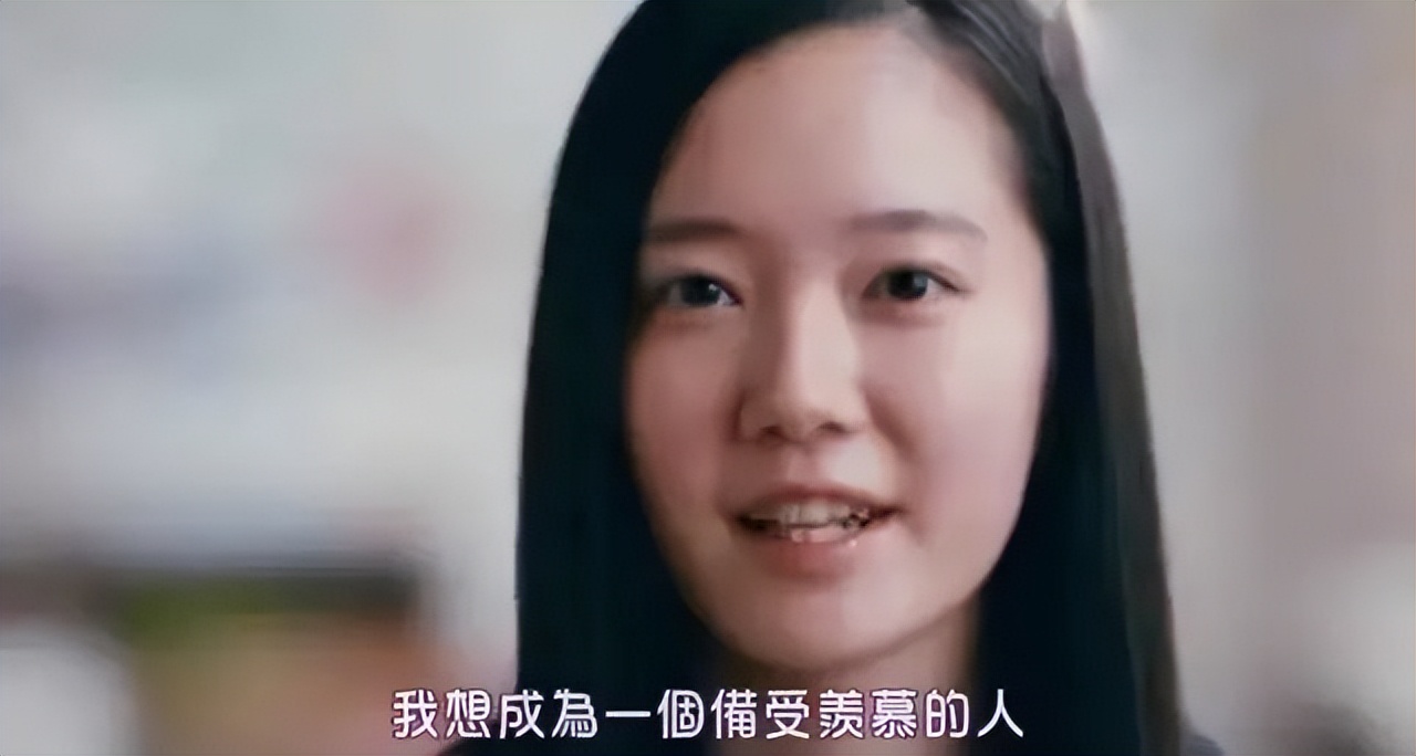 爱美的女孩们，用漂亮衣服打败“精致羞耻症”？