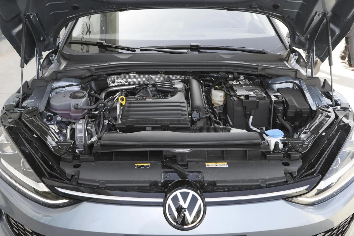 本田凌渡值得入手吗,年轻人第一次买车选suv还是轿车