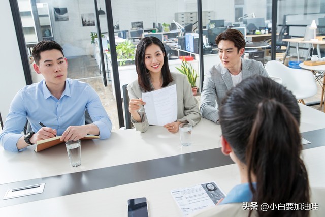 面试自我介绍怎么做才能做到精彩,面试时怎样向面试官自我介绍