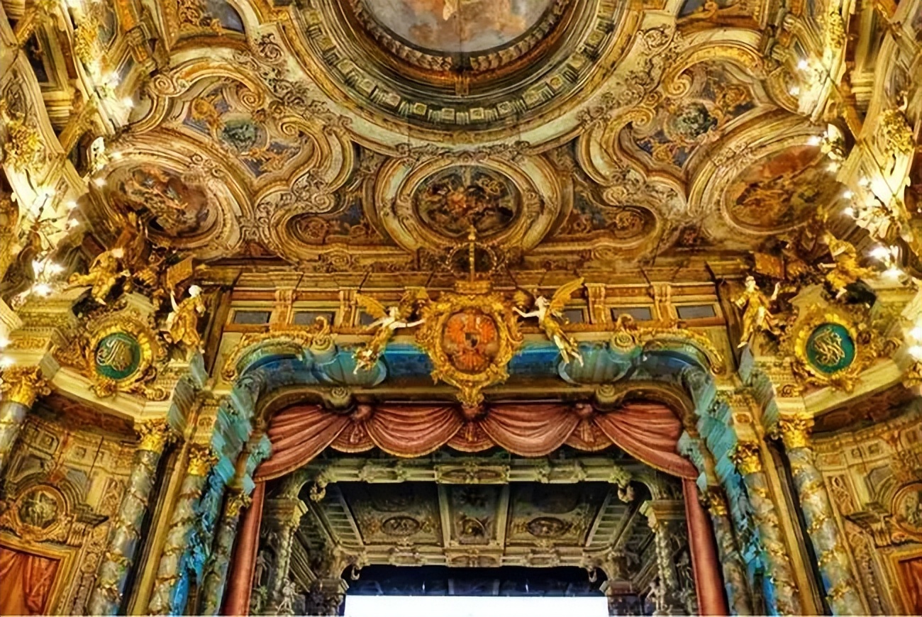 巴洛克式艺术运动,巴洛克艺术的主要特点是什么