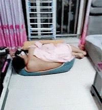 走路走累了坐下歇歇,走路累了继续走就不累了