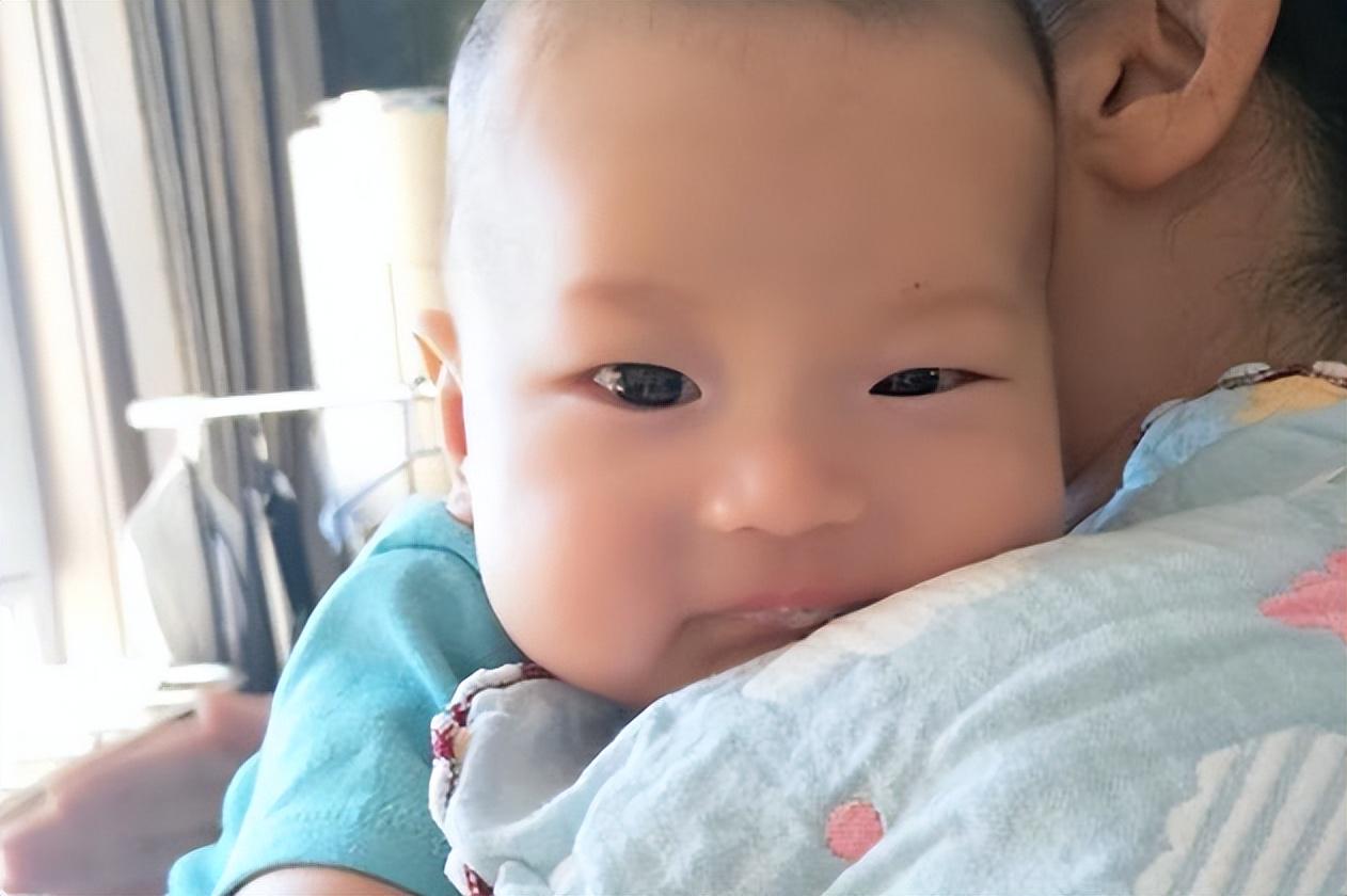 新生儿喂奶粉容易睡着怎么办,新生儿宝宝吃奶时间比较久怎么办