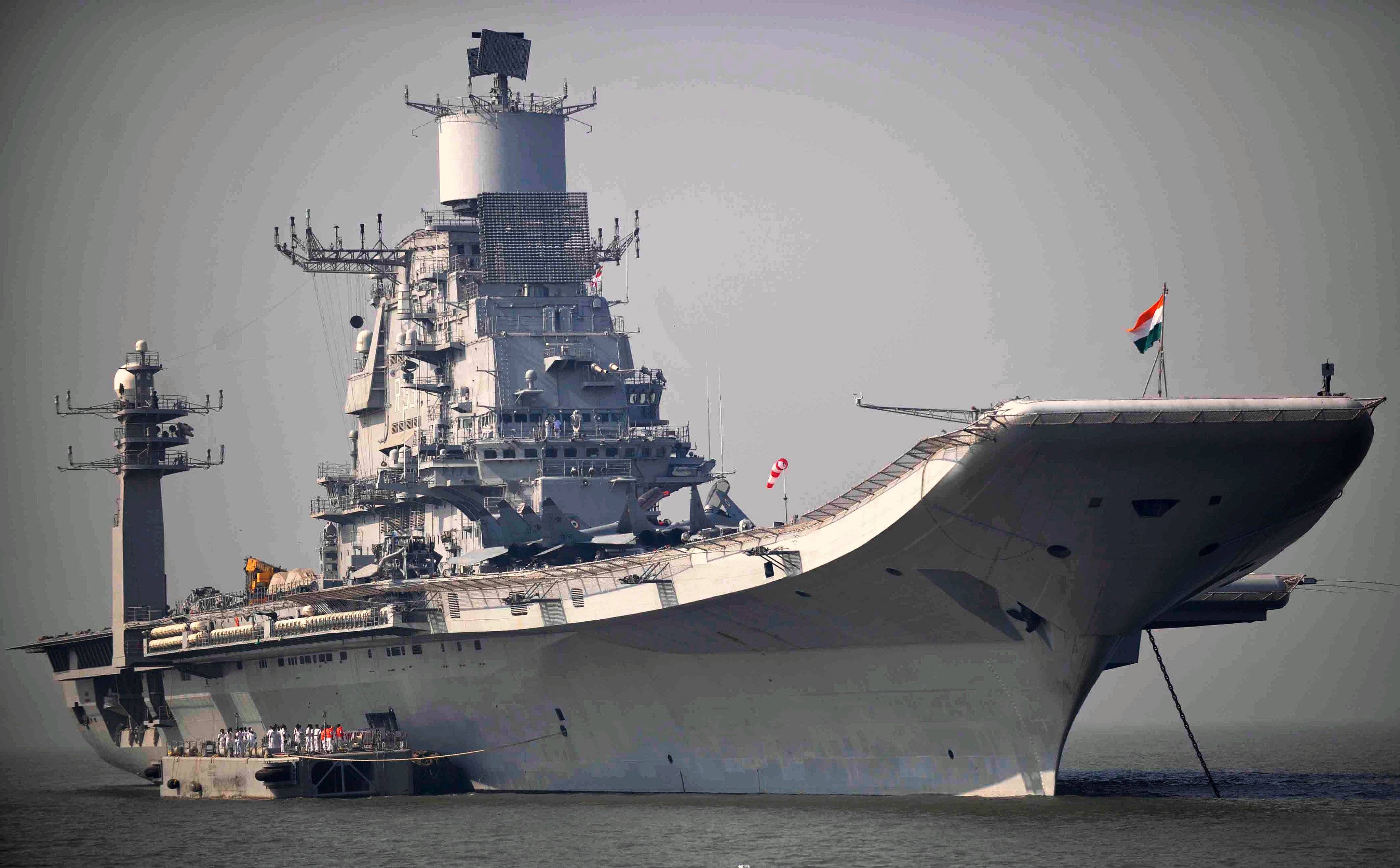 法国在打什么算盘？免费送我国一艘航母，为何被我国果断拒绝