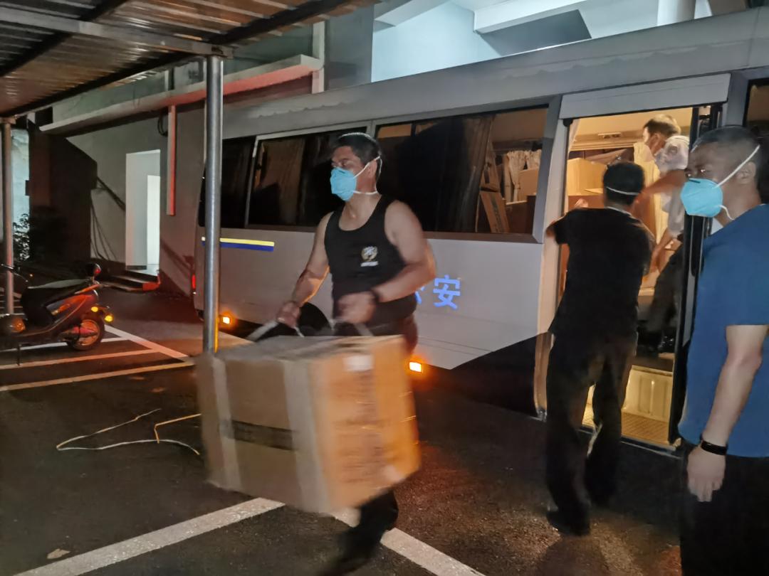 抗击疫情致敬一线工作者,致敬钦州抗疫一线人员