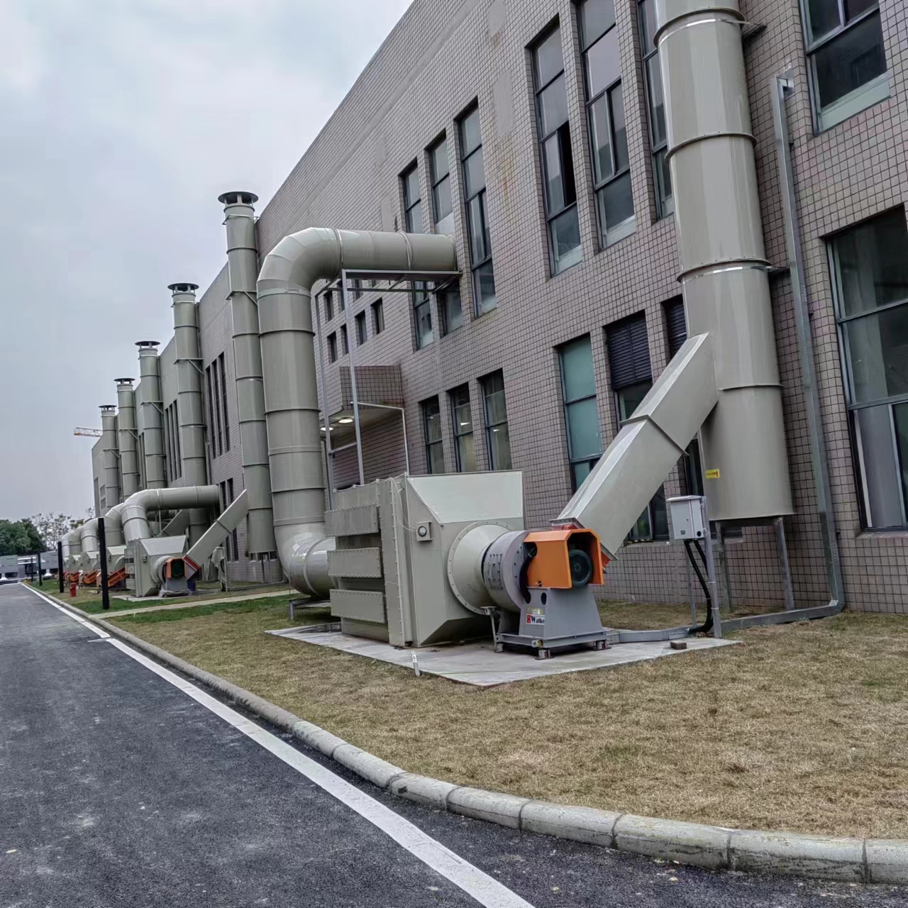 白铁皮螺旋风管定制,白铁皮螺旋风管机