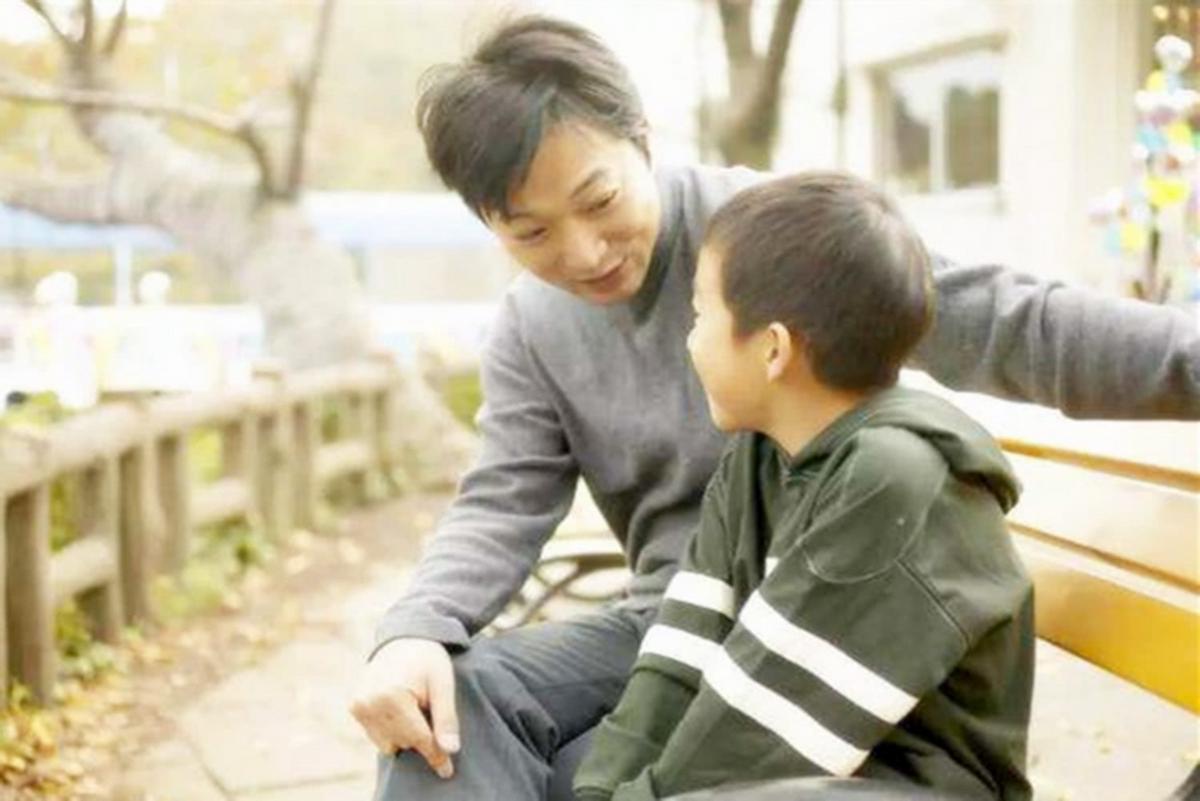 父母打骂孩子的心理怎么疏通,父母打骂对孩子心理影响怎么弥补