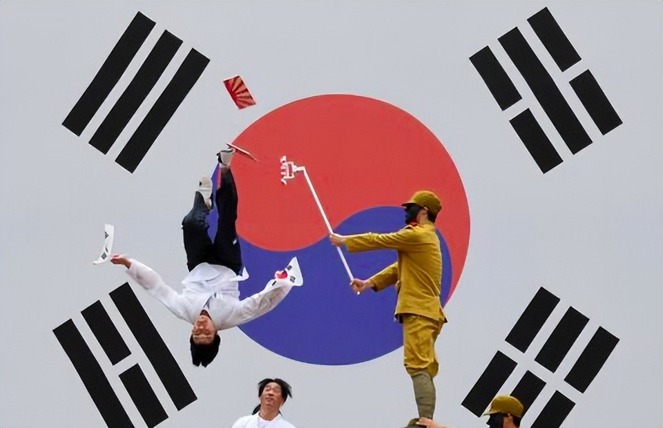 韩国民众当街表演痛打日军,韩民众街头表演痛打日军原视频