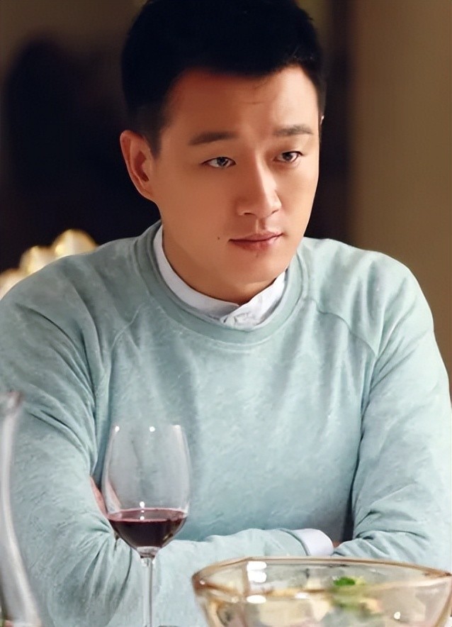 佟大为关悦结婚10周年,佟大为的妻子关悦比老公大多少