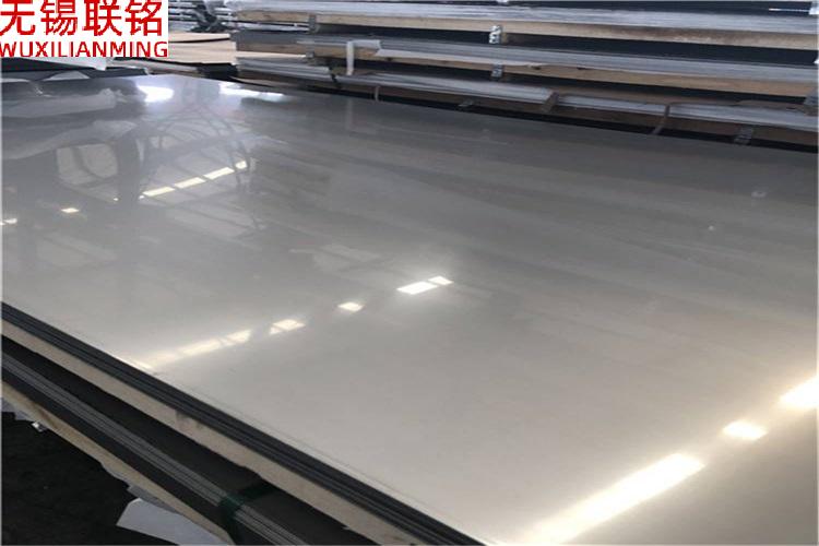 2个厚304不锈钢板多少钱一吨,20厚304的不锈钢板多少钱一吨