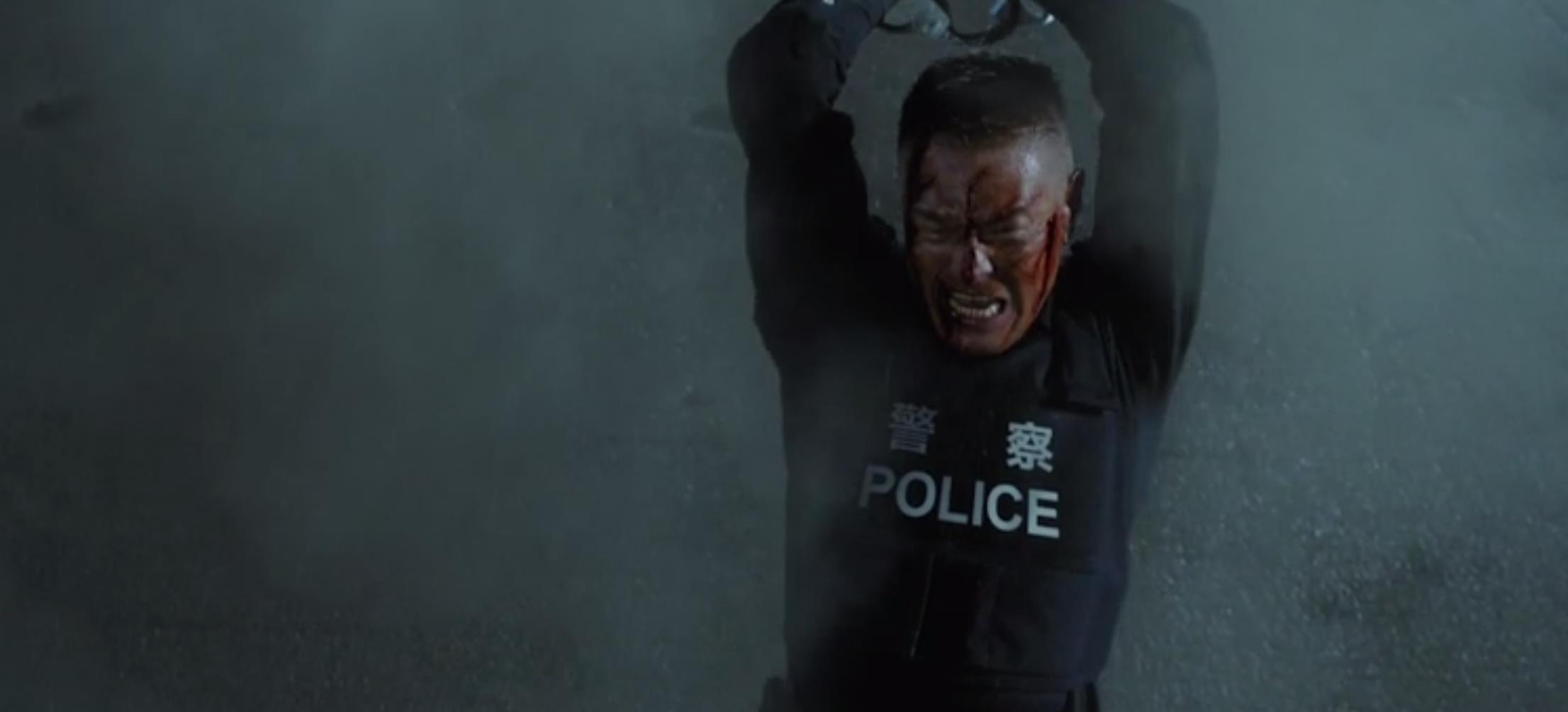 R级！片长138分钟一刀未剪，影史票房第一导演一出手，港片有救了