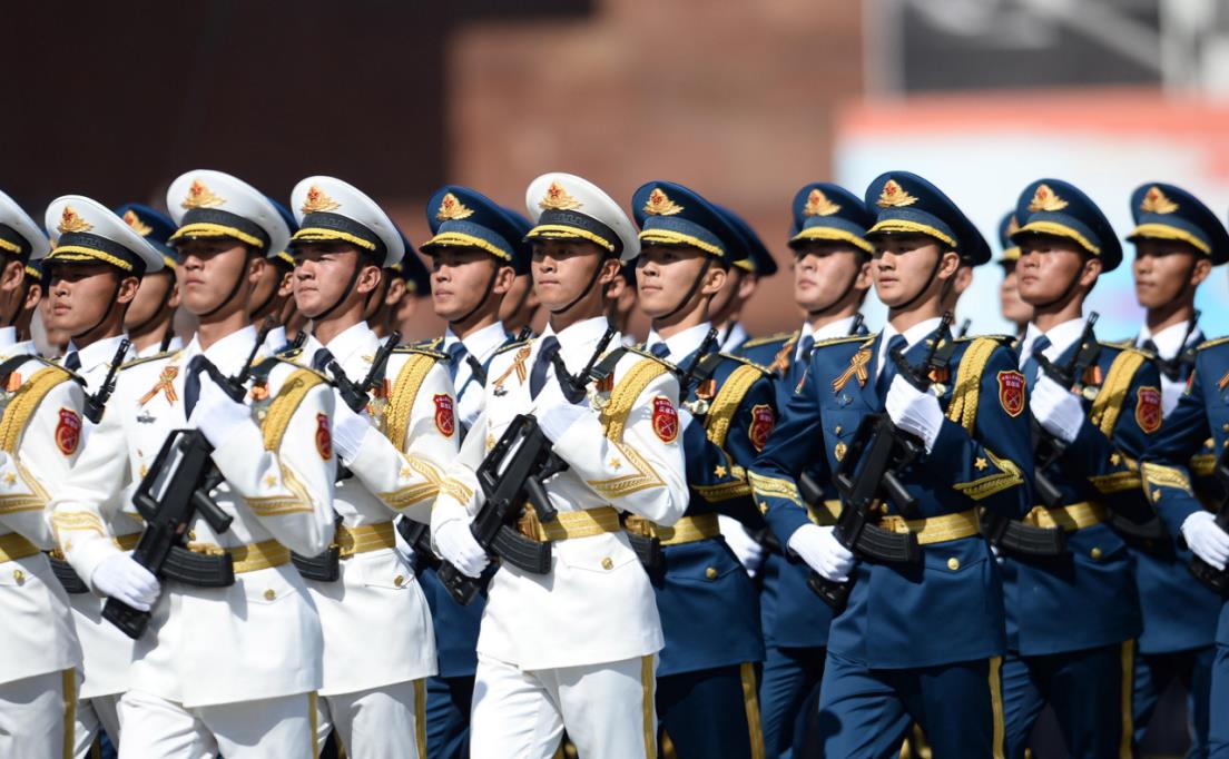 美军和解放军身材为什么不同,解放军和美国大兵对比