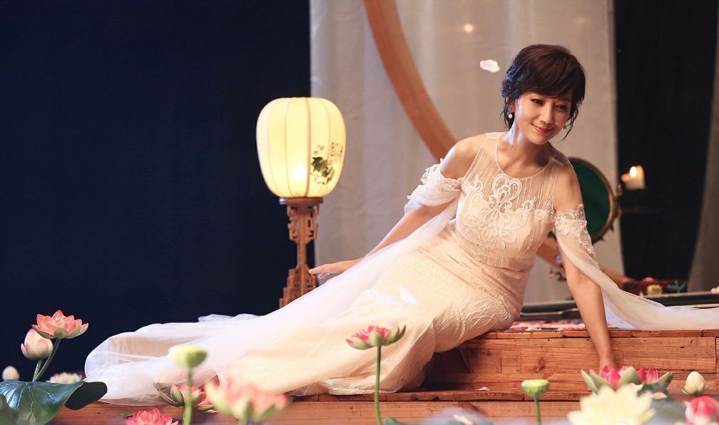 69岁赵雅芝与59岁的叶童庆生,69岁赵雅芝和60岁的叶童同框