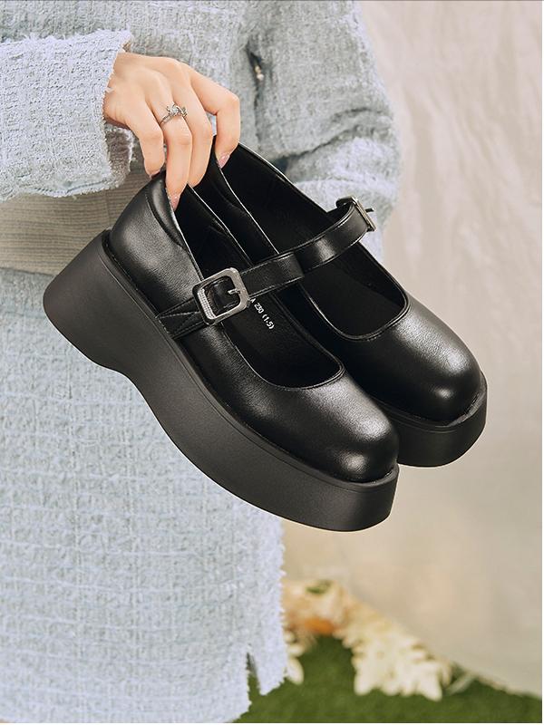 适合50岁女人鞋子品牌,50岁中年女人必买的鞋子就选这4双