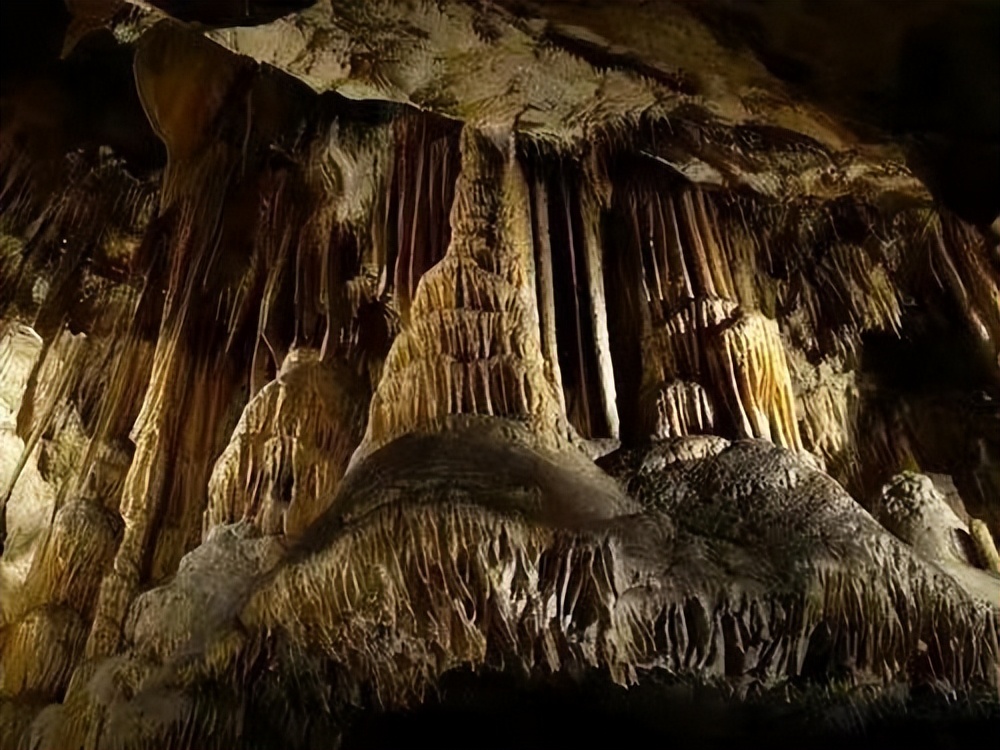 洞穴的形成科普,天然洞穴形成的4个阶段