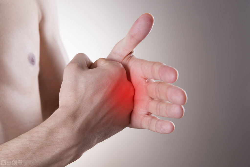 手指僵硬是什么原因和征兆,右手手指僵硬是什么原因引起的