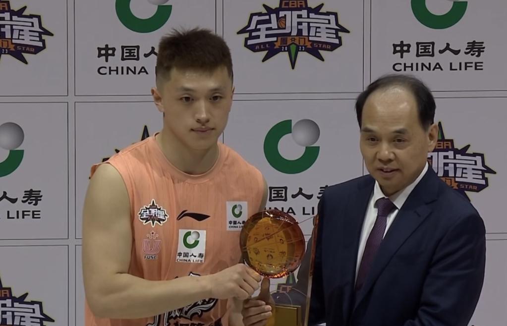 全明星单项赛颁奖典礼！徐杰王睿泽冷酷颁奖+肌肉有型，杨浩冷静