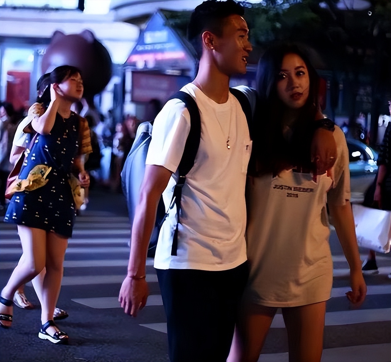 韦世豪写真,韦世豪和女朋友健身照