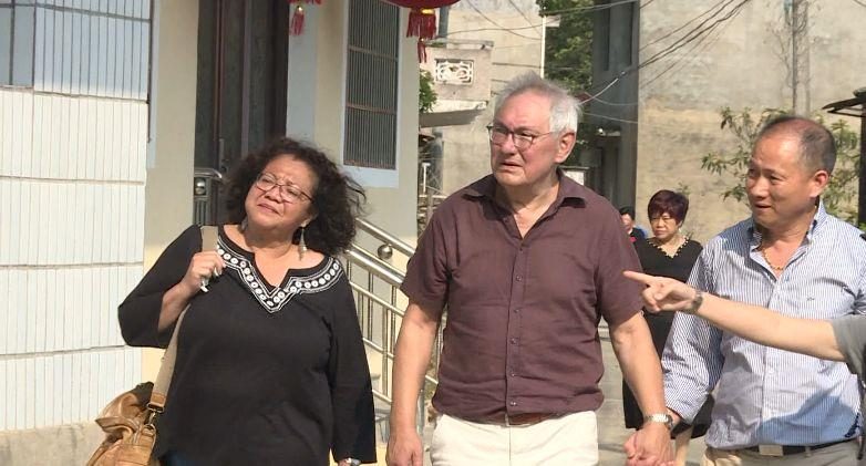 荷兰78岁老人杰克寻亲完整版,荷兰老人跨国寻亲亲人痛哭