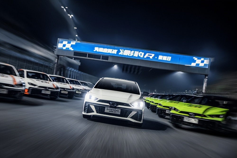 职场小白入职小短片,职场小白上班视频