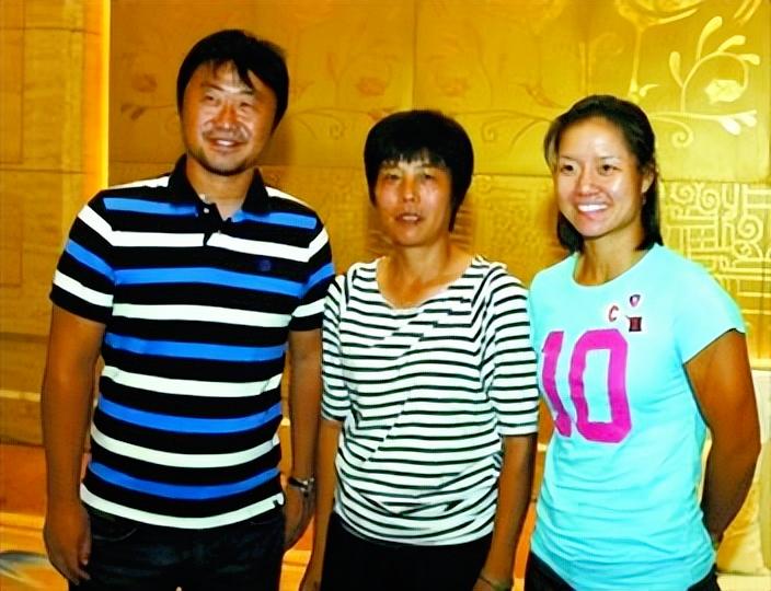 李娜澳网姜山,李娜的成就背后离不开姜山的支持