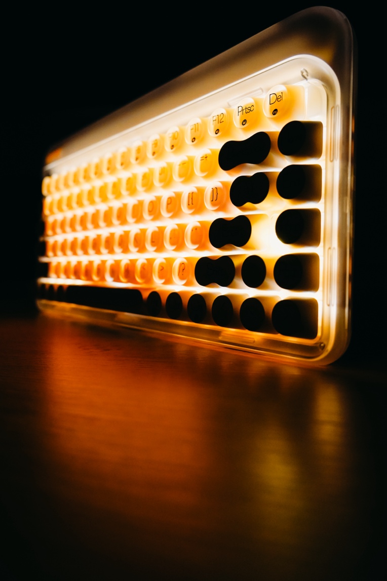 洛斐键盘粉底液拔草,洛斐机械键盘粉底