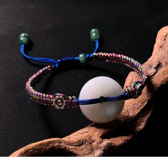 翡翠平安扣用途,翡翠平安扣有什么注意事项