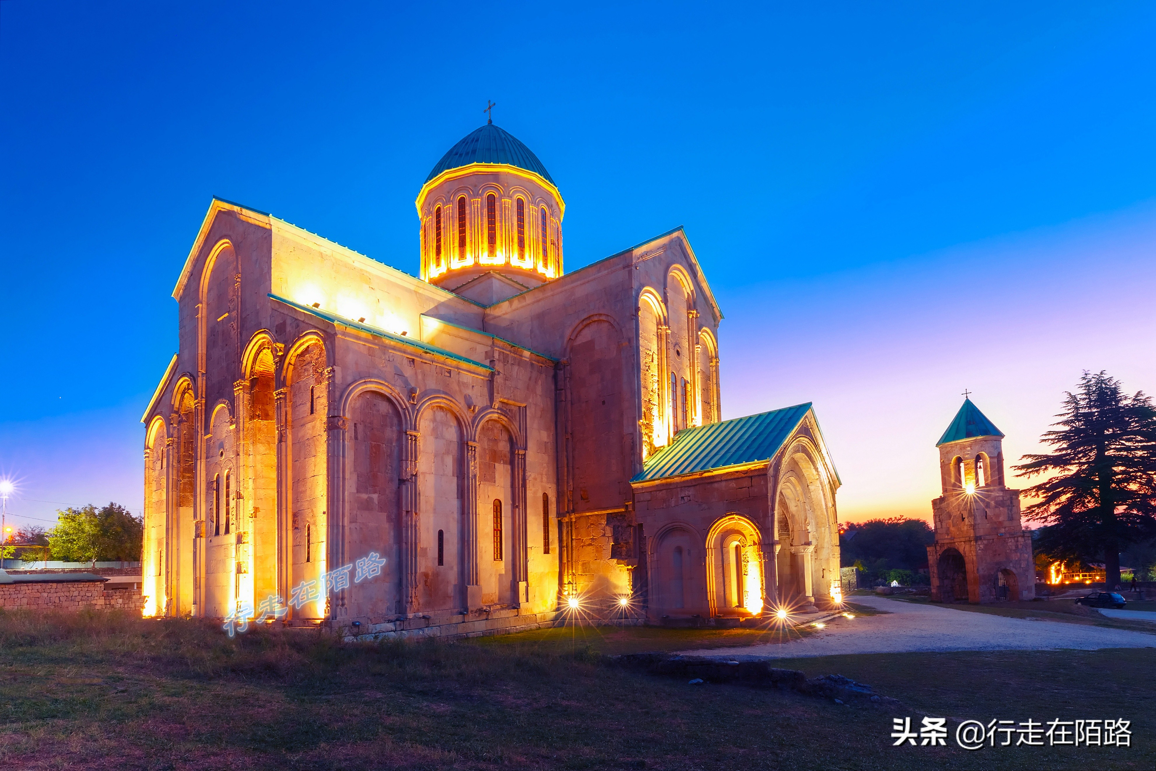 环游黑海第一个难关：海关盘查六个小时，靠一句话成功入境