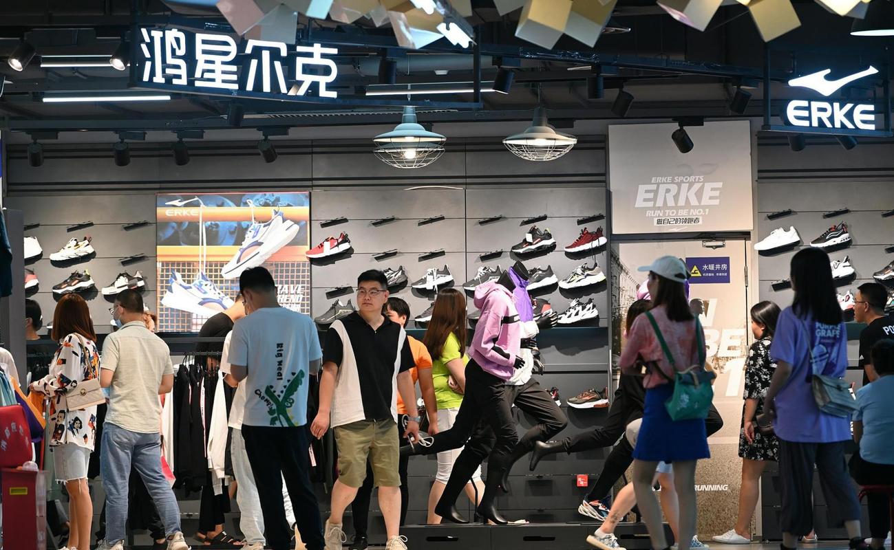 市值暴跌8000亿仓库堆积如山！爆火的耐克为何被国内消费者抛弃？
