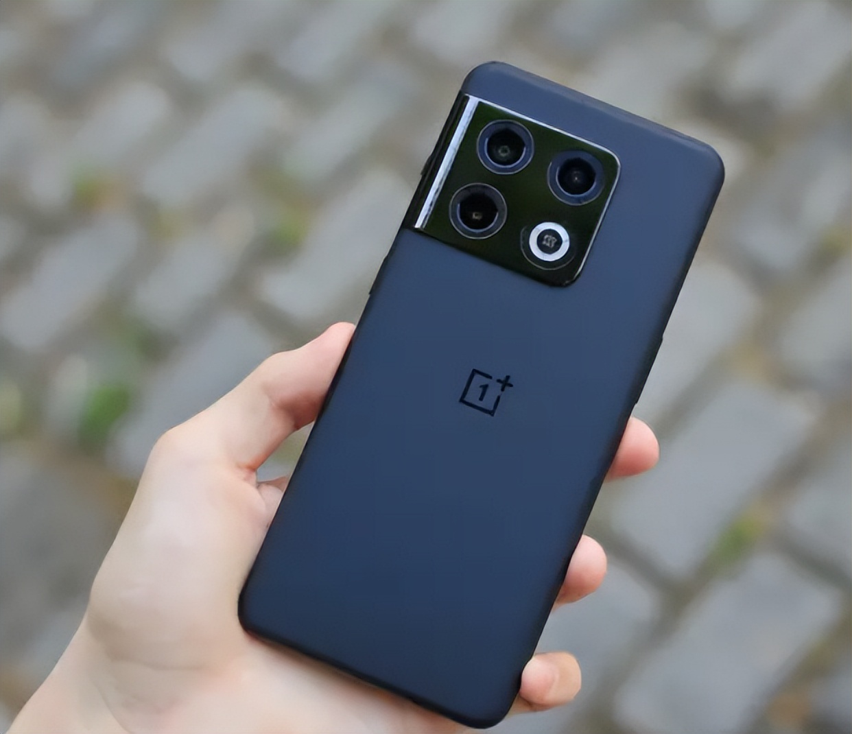 预算宽松但不高，看看这三款高性价比商务手机，颜值和性能都很硬