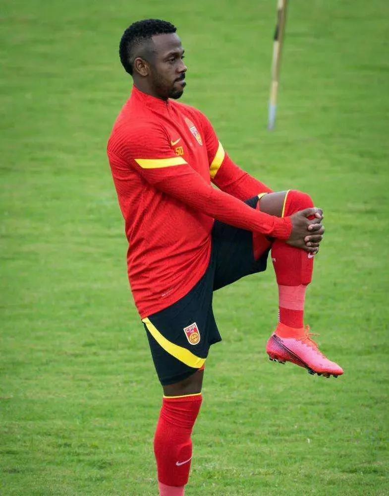 泰山队新赛季观察，腰软锋无力，边路过剩后防存在隐忧