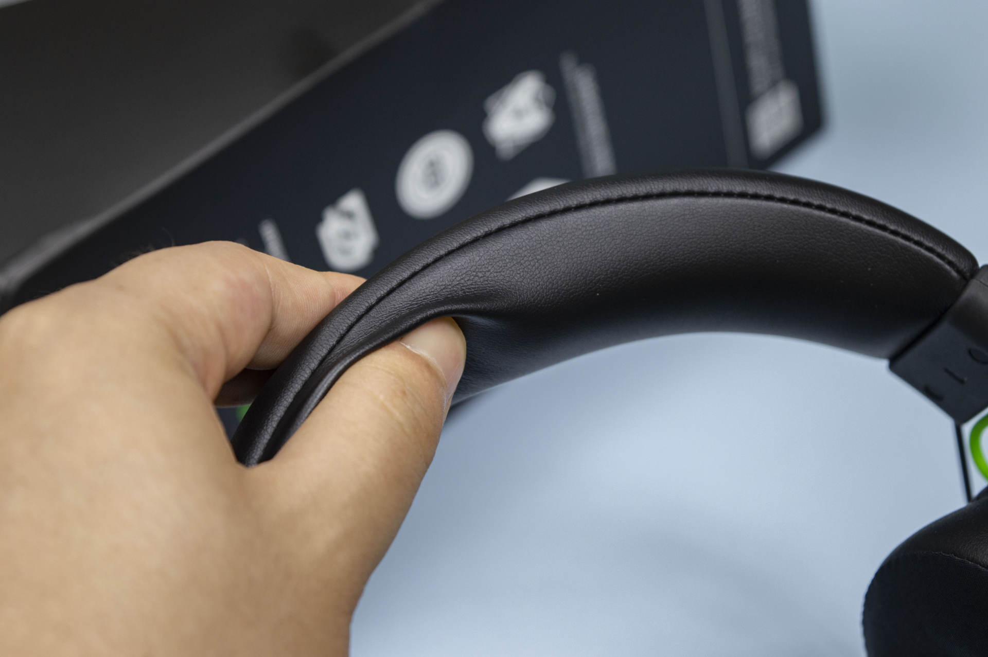 razer雷蛇旋风黑鲨v2x和平精英,雷蛇旋风黑鲨V2游戏耳机