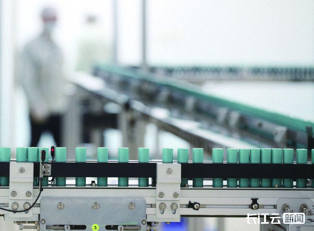 荆门重点发展产业集群,做大三产做强三产