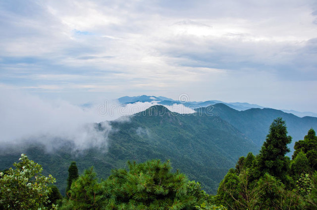 五岳之南衡山在哪里,南岳之称的衡山位于我国哪
