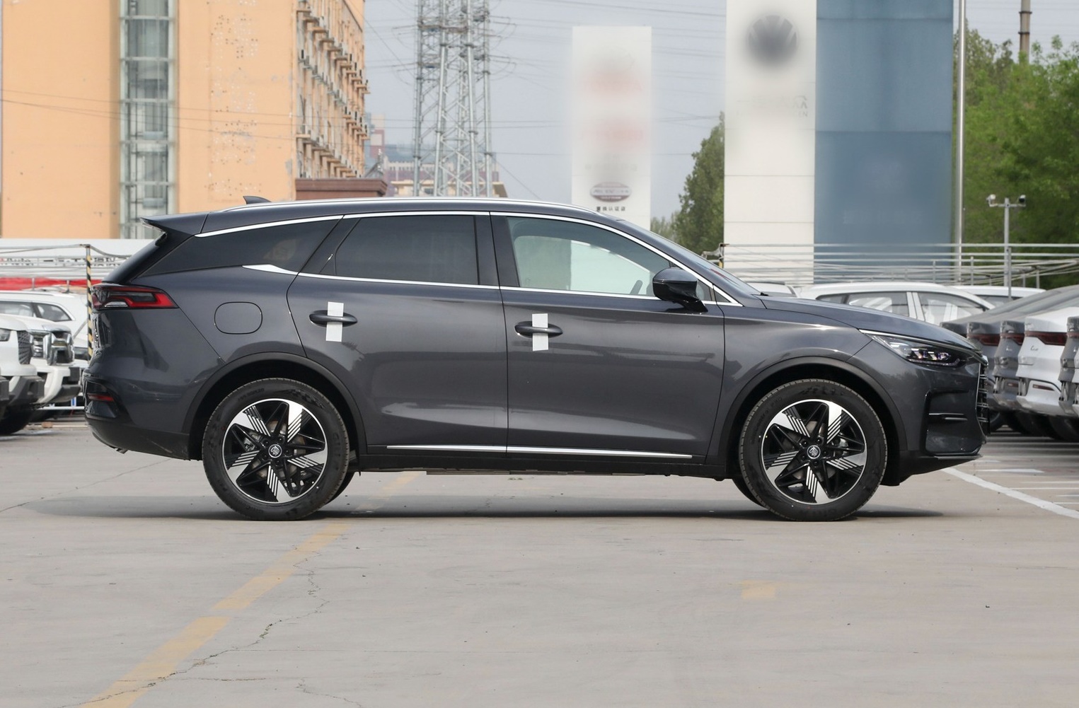 丰田霸道混合动力2020款,丰田霸道2022年新款自动挡混动版