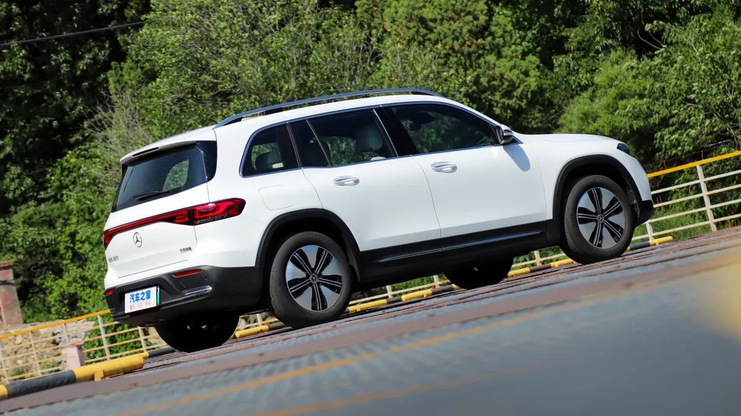 奔驰电车新能源2023款eqb落地价,奔驰eqaeqbeqc哪个大