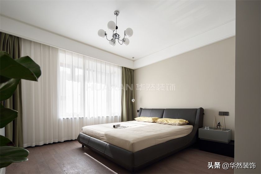 155平大平层装修效果图,180平米大平层客厅轻奢装修带花园