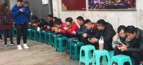 板凳面成都爆辣,火爆成都23年的板凳面