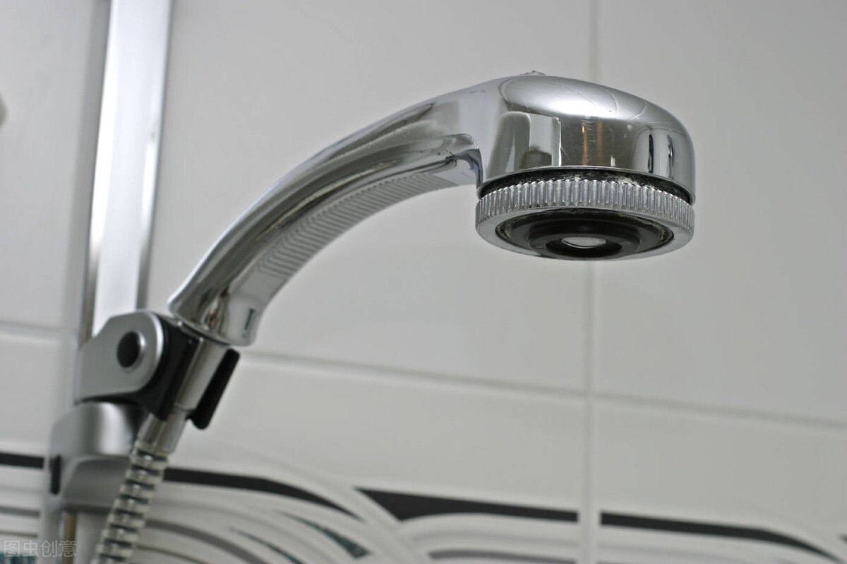 淋浴喷头堵塞用什么办法,淋浴喷头堵塞解决方法