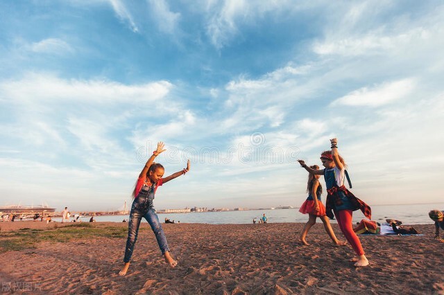 10岁男孩叛逆不愿意与父母沟通,孩子有家庭问题找谁解决