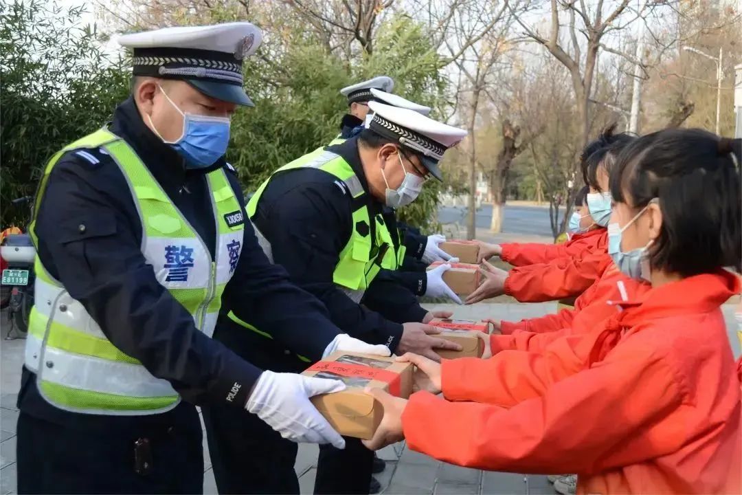 学雷锋，邢台市教育系统在行动