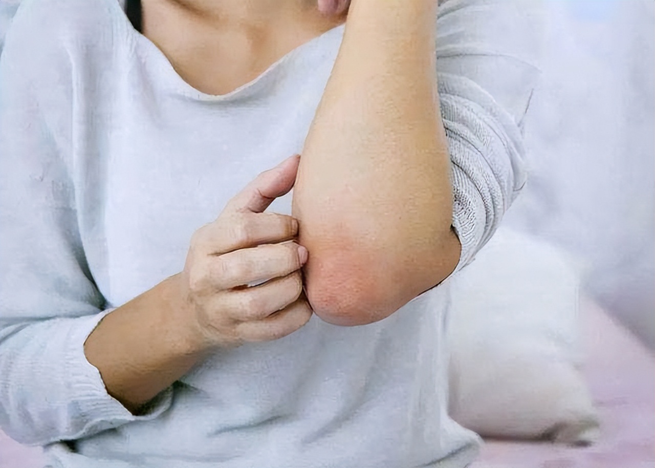 一脱秋裤一地霜,一脱秋裤就掉灰尘