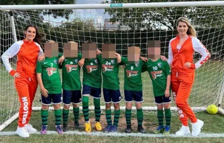 靠“擦边”年入60亿！它比椰树更大胆，为何还没翻车？