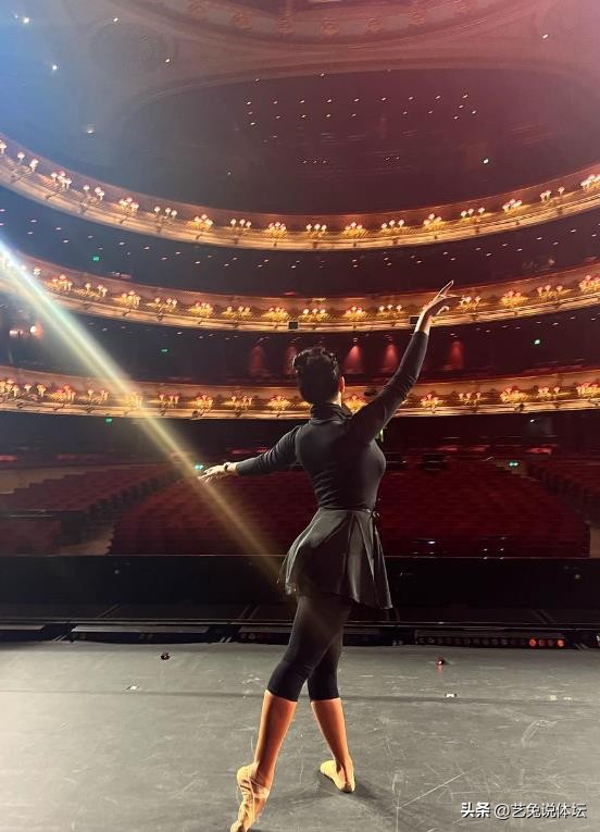 乔治娜庆祝c罗夺冠,乔治娜炫富