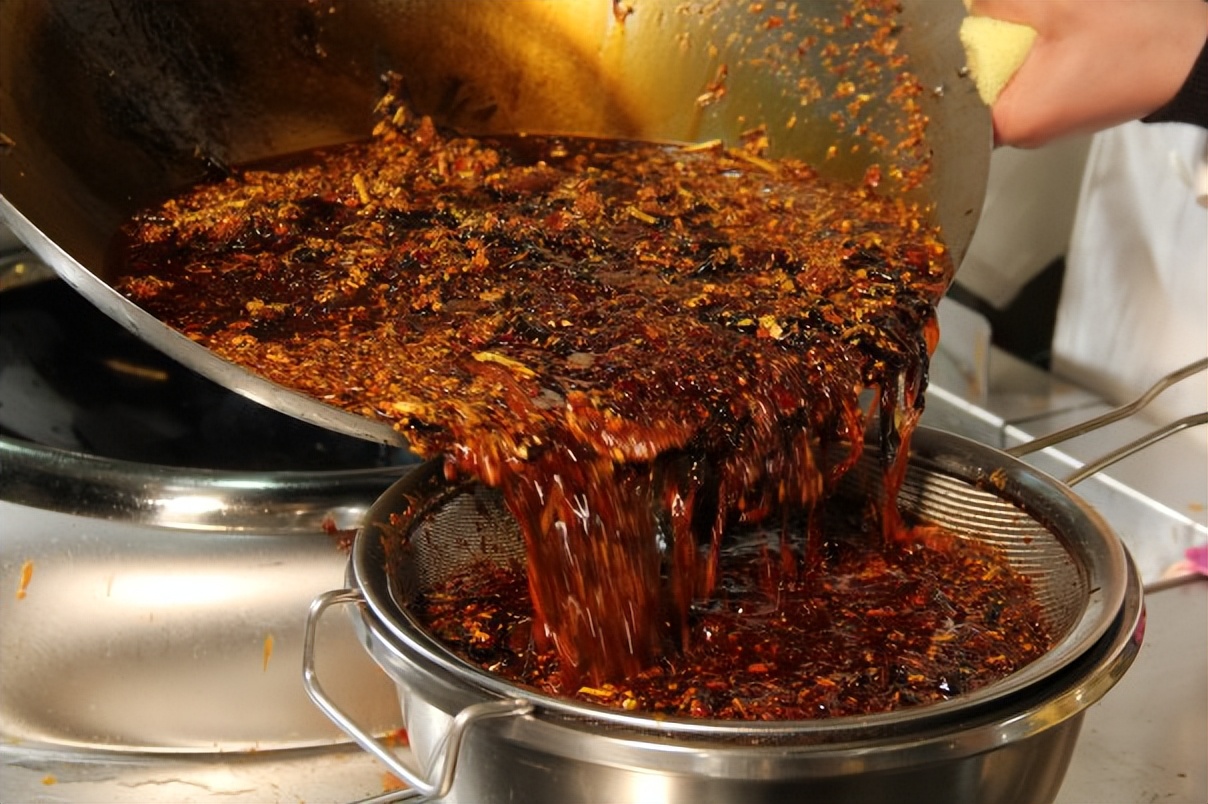 如何牛油火锅底料清澈红亮,炒好火锅料