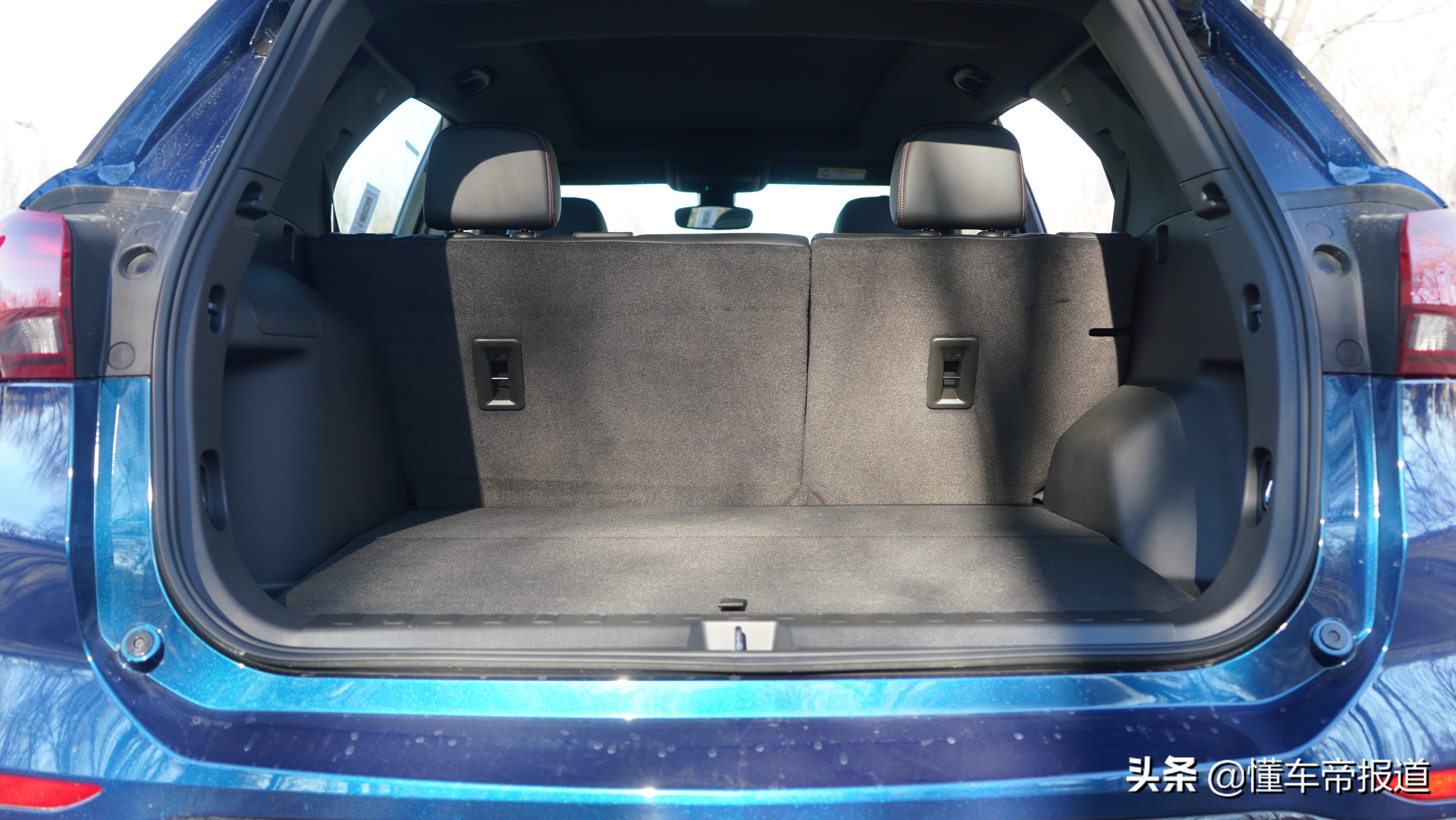 雪佛兰探界者2022款什么颜色好看,2022款探界者550t轻混拓界版