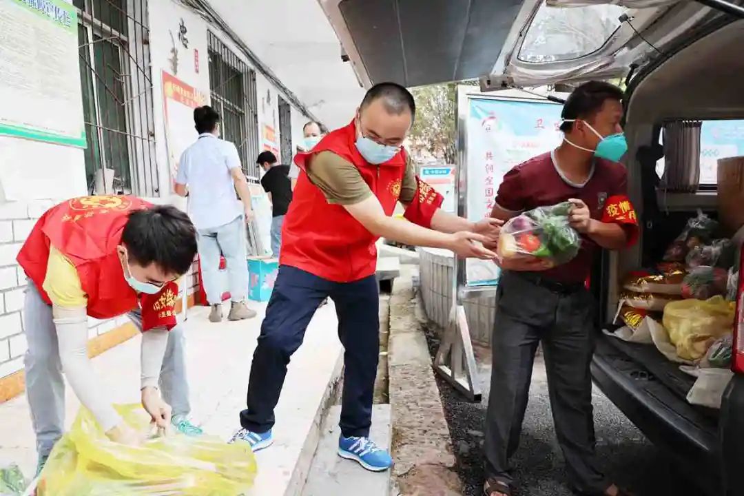 人大活动抗击疫情人大代表在行动,凝心聚力战疫情人大代表在行动