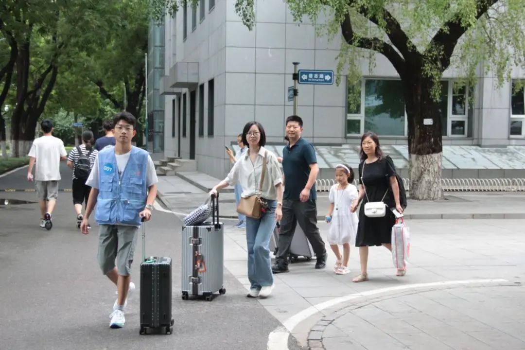 新鲜满格！首医迎来2023级小萌新们