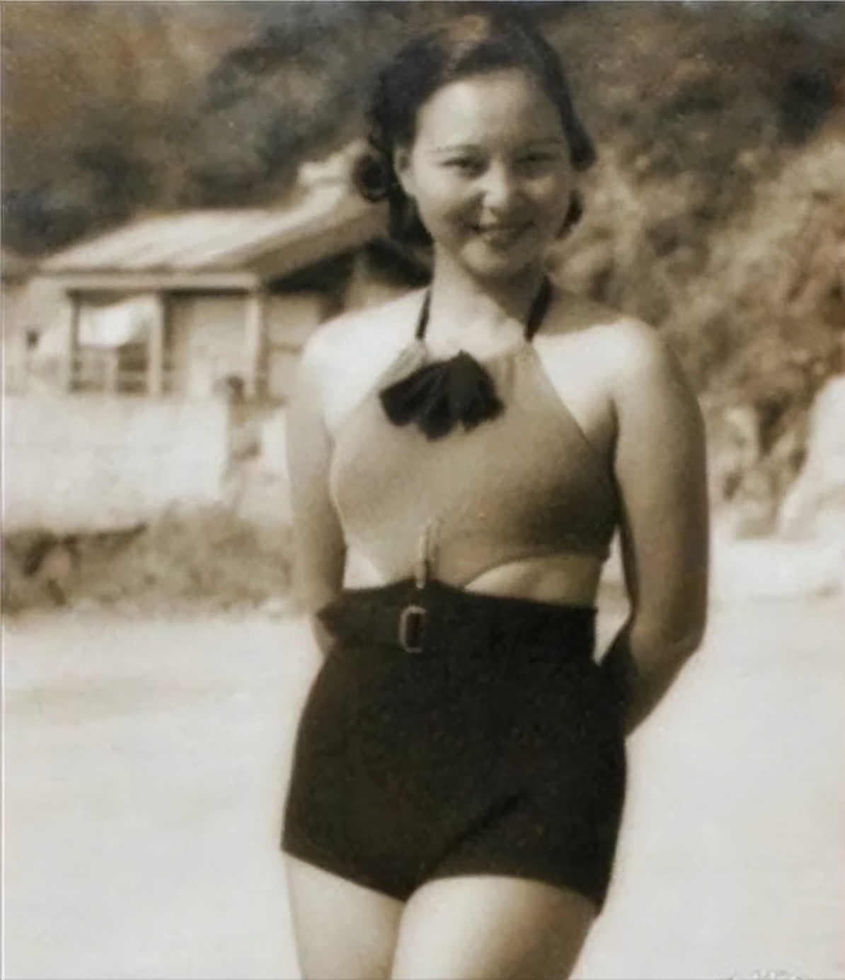 风流女作家余美颜，睡了3000个男人，人称欲女，她不服气？