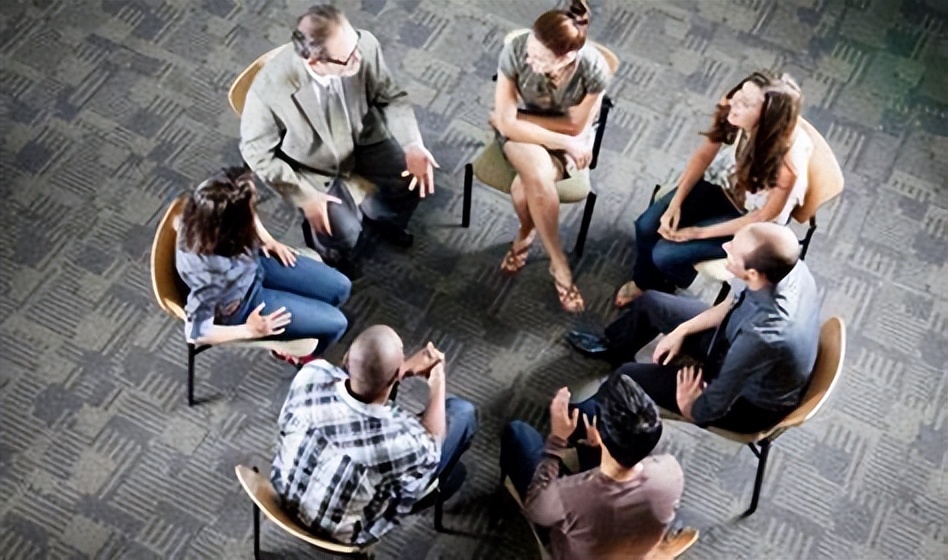 欧文亚隆团体治疗属于哪个流派,欧文亚隆的心理治疗文学